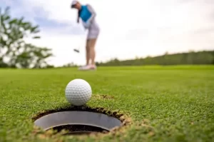 Important Golf Tips for Beginner Female Golfers